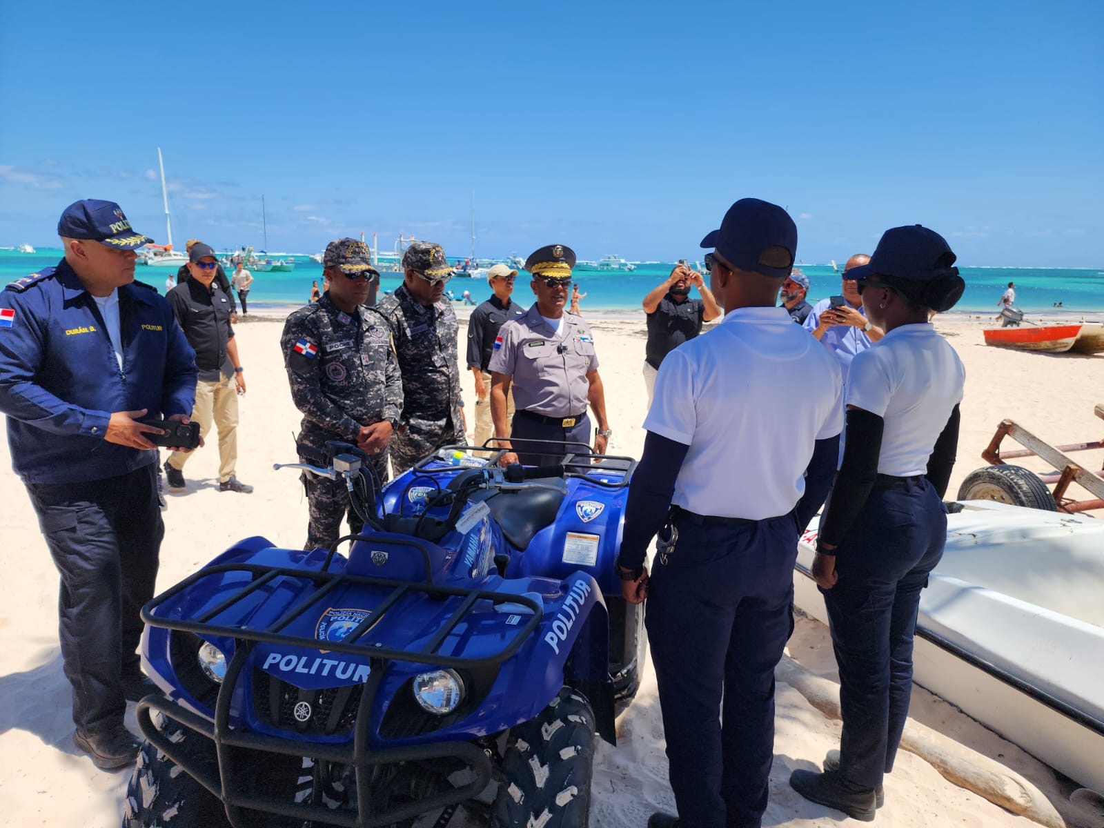 Director general PN supervisa trabajo preventivo policial Semana Santa 2024 en las provincias La Altagracia y Samaná