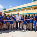 Presidente Abinader inaugura tres centros educativos y un puente en Monte Plata y Santo Domingo Norte; entrega 236 apartamentos en Ciudad Modelo