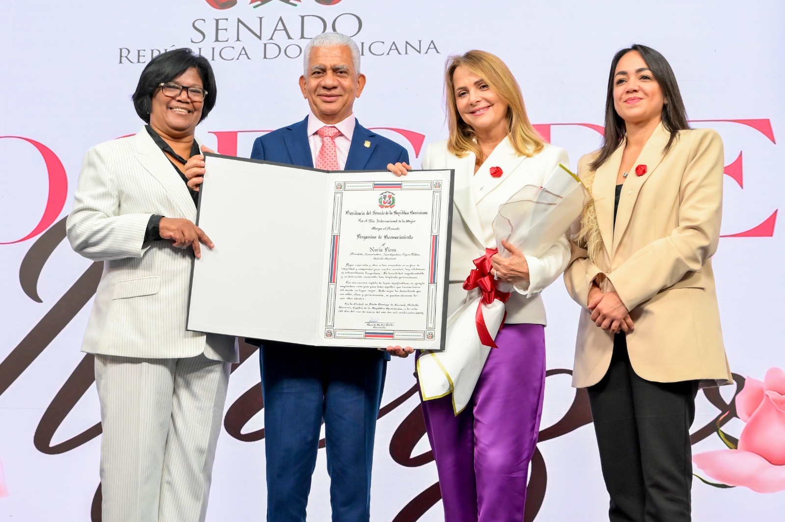 Senado reconoce a 32 mujeres del DN y demás provincias por sus valiosos aportes en diferentes áreas