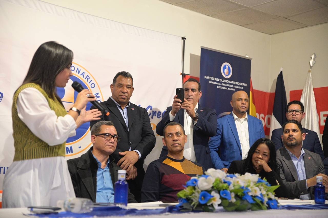 Faride juramenta comandos de campaña del PRM en Europa