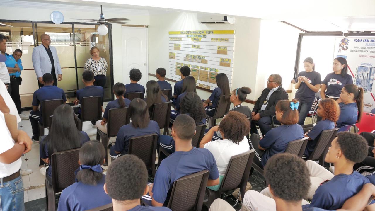DNCD orienta a cientos de estudiantes en novedoso programa la “Ruta de la Prevención”