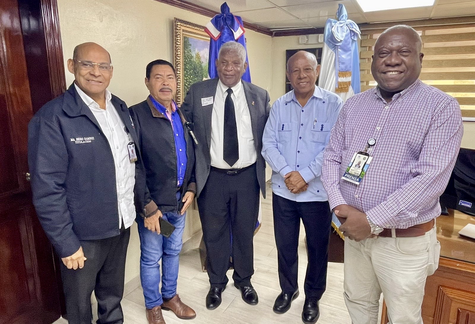 Director IAD recibe respaldo del presidente Comisión Nacional de los Derechos Humanos en proceso titulación familias Los Alcarrizos
