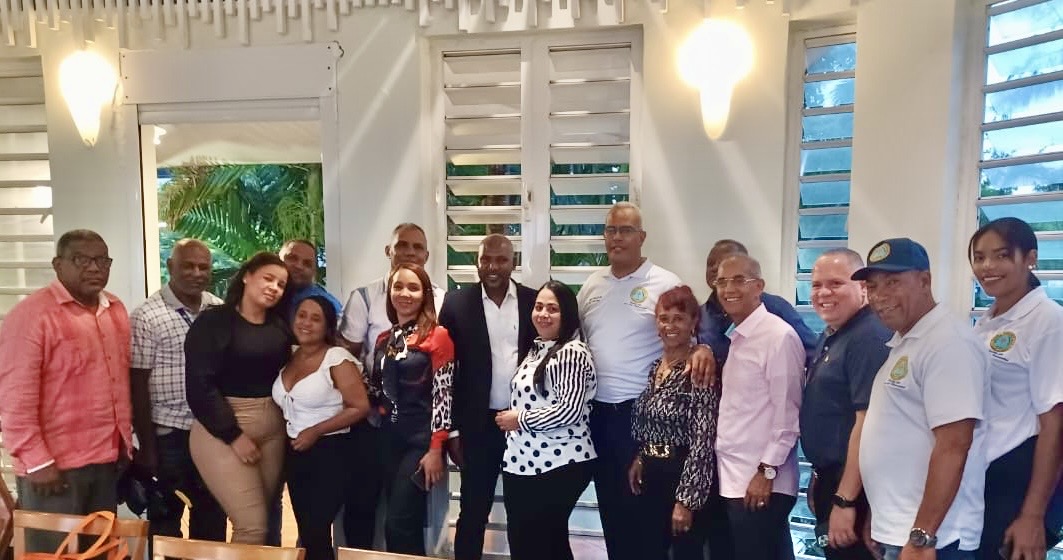 Veteranos Legionarios de FFAA y P.N agasajan a periodistas en su día