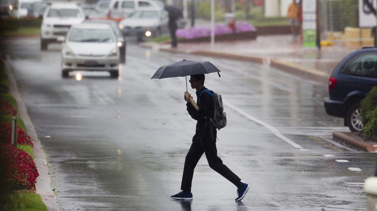 Vaguada Provocará Aguaceros Locales, Tormentas Eléctricas y Ráfagas de Viento