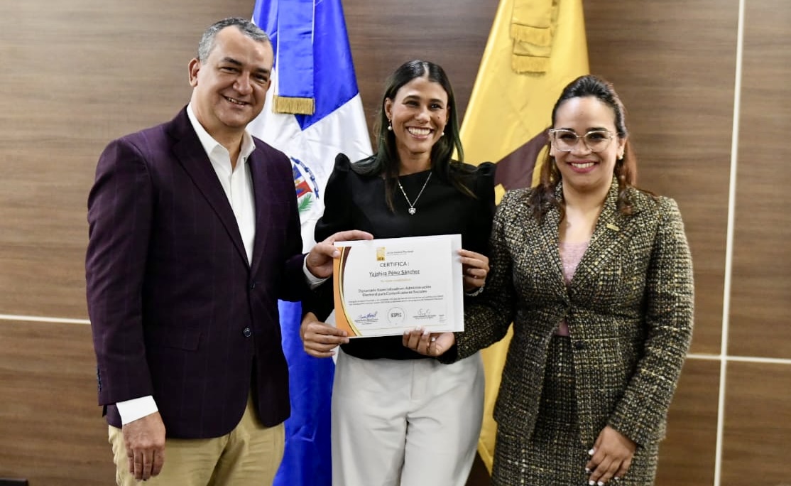 JCE celebra Acto de Graduación Diplomado Especializado en Administración Electoral