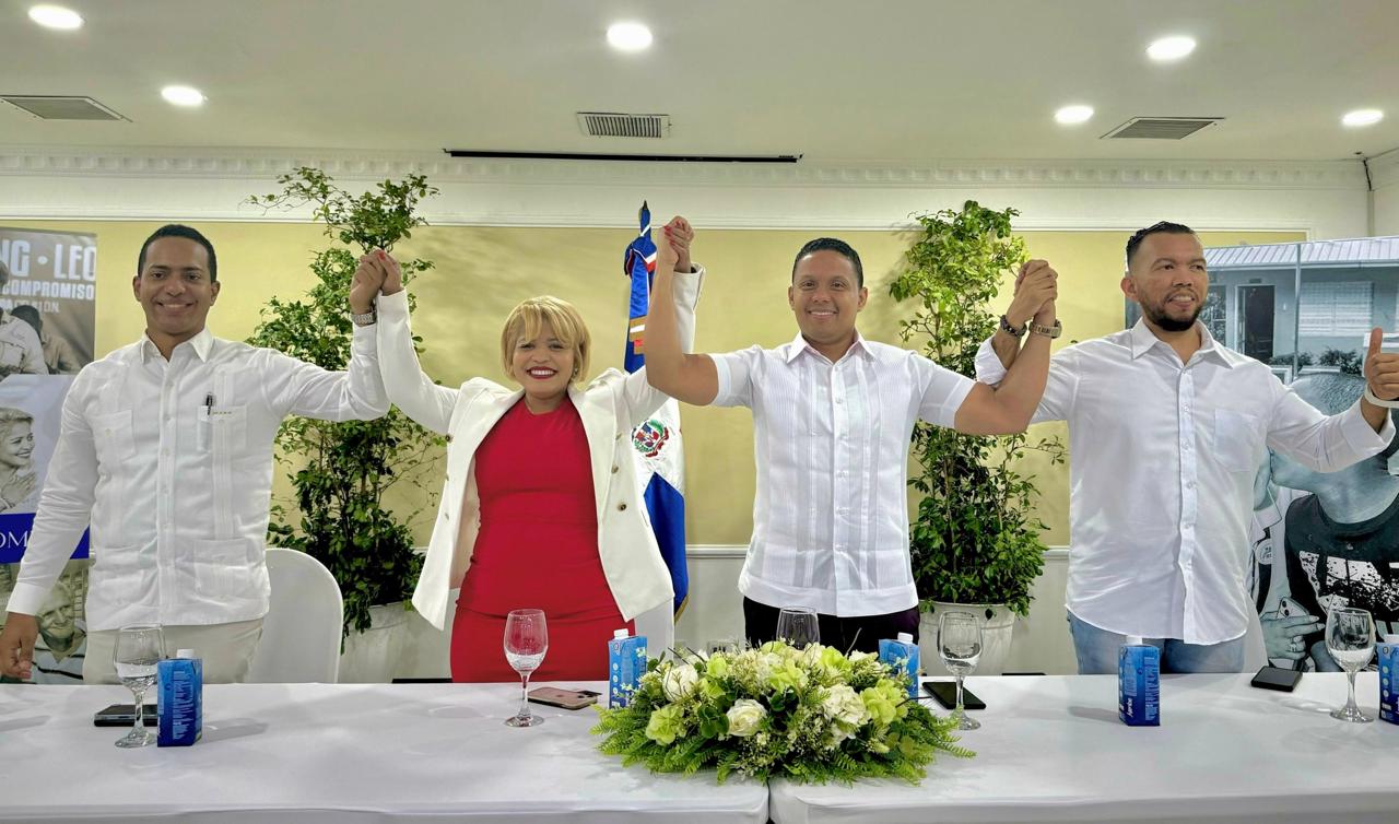 Elías Matos recibe respaldo de exaspirante a regidora del PRM para continuar diputación