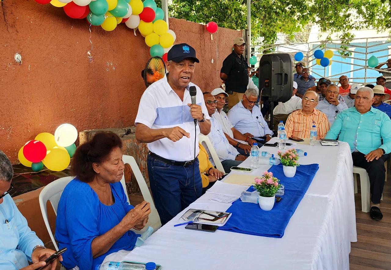 Director IAD encabeza encuentro con asociaciones campesinas de Neyba para nuevos asentamientos en la provincia Bahoruco