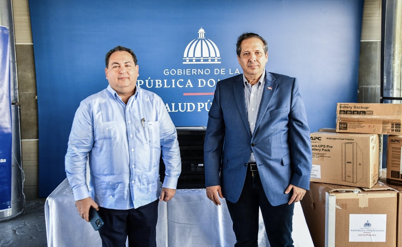Ministerio de Salud entregó al SNS, 2 equipos para el diagnóstico molecular de tuberculosis