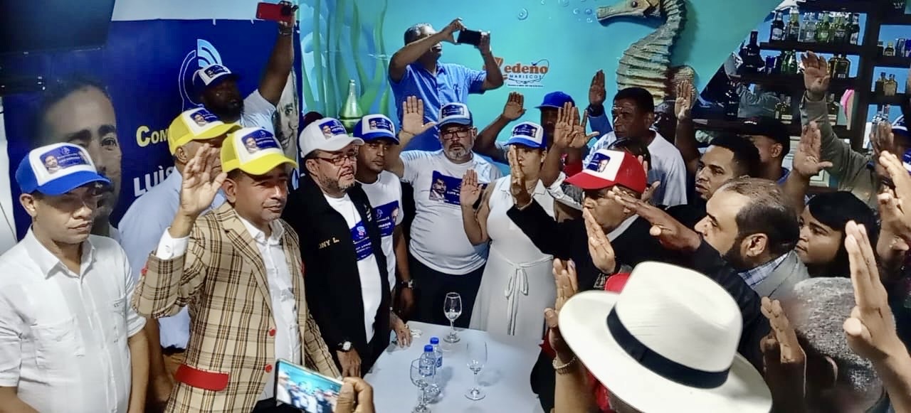 Comunicadores 8.0 Luis Abinader Presidente Juramenta nuevos miembros en Santo Domingo Este