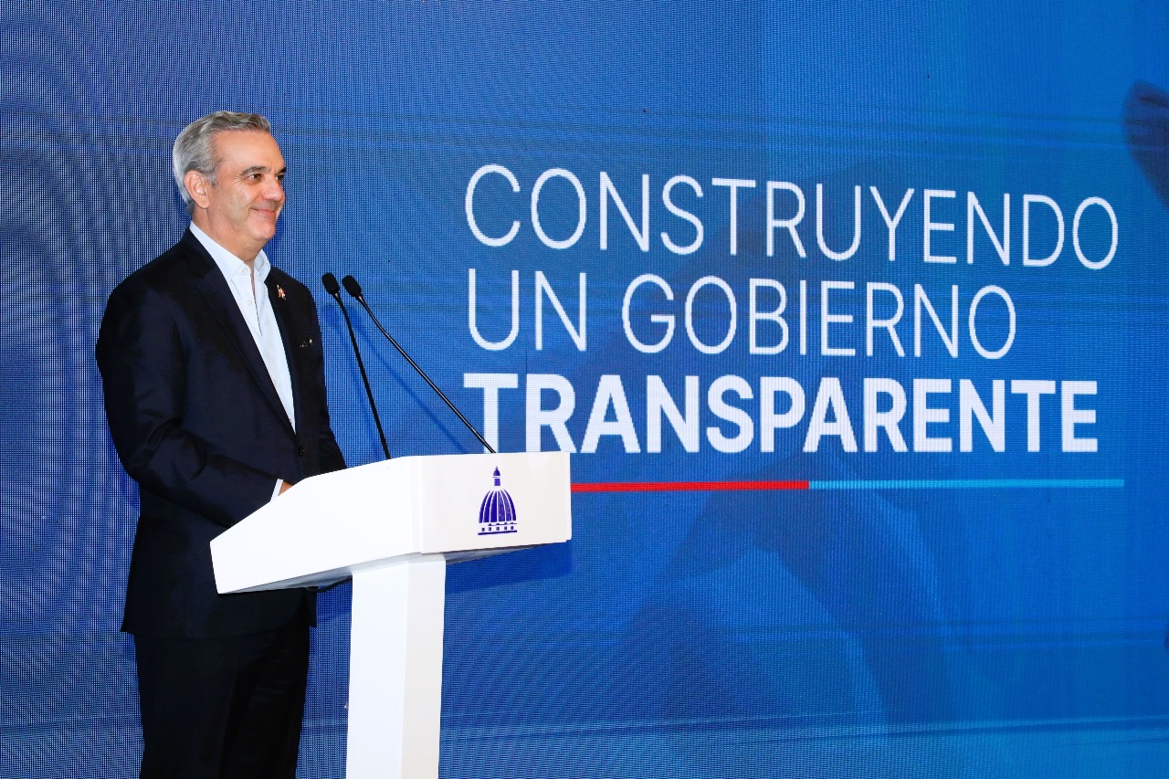 Presidente Luis Abinader presenta logros sobre transparencia gubernamental