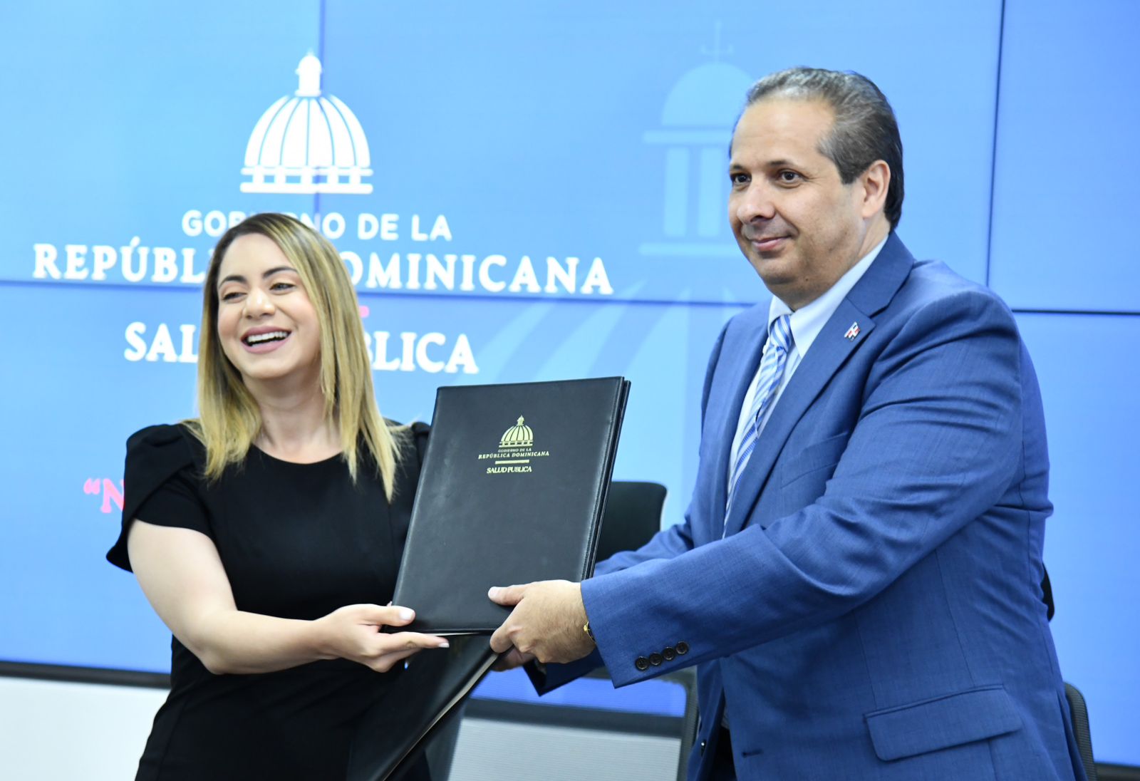 MISPAS y el Programa Supérate firman convenio para beneficiar a mujeres embarazadas, menores de 5 años y grupos especiales de riesgo