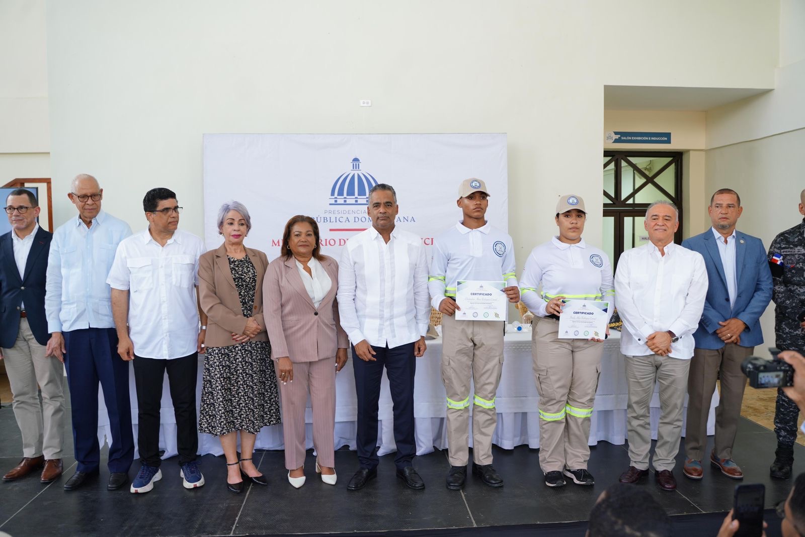 Santos Echavarría encabeza primera graduación de jóvenes del Plan Agentes de Seguridad Civil de Proximidad Perimetral CJB