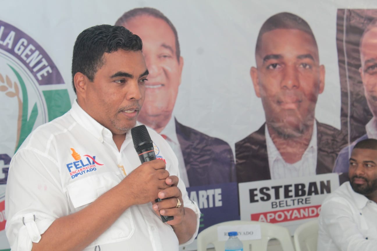 Vinicio Aquino llama a motorista no detenerse a responder a oposición