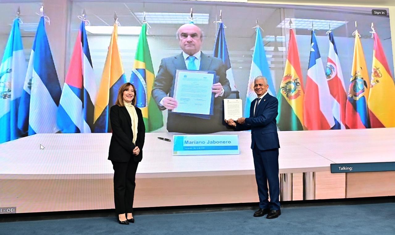 Senado y OEI firman acuerdo para capacitar nuevos senadores y formar a sus colaboradores