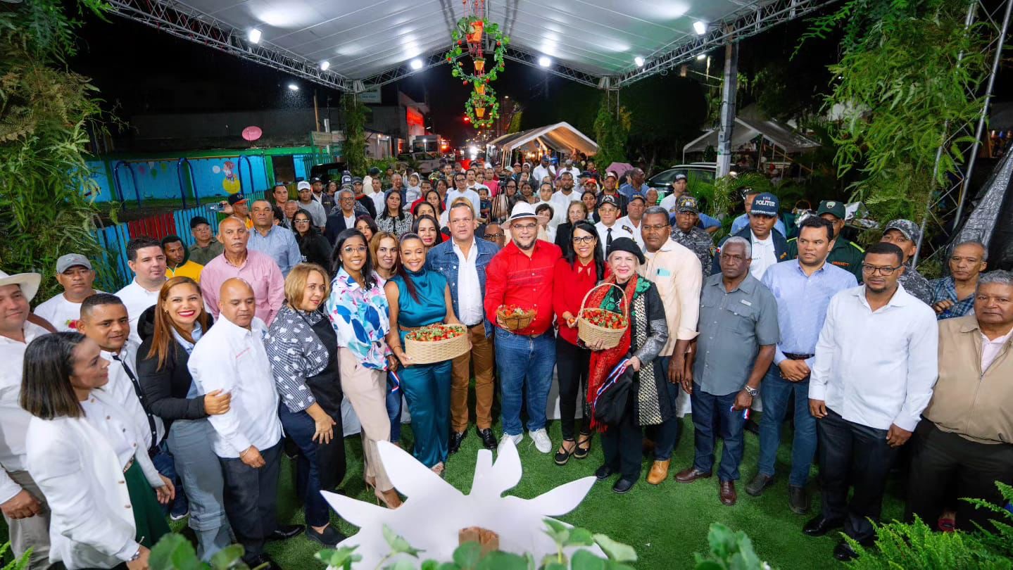 Realizan Primer Festival de las Fresas Constanza 2024