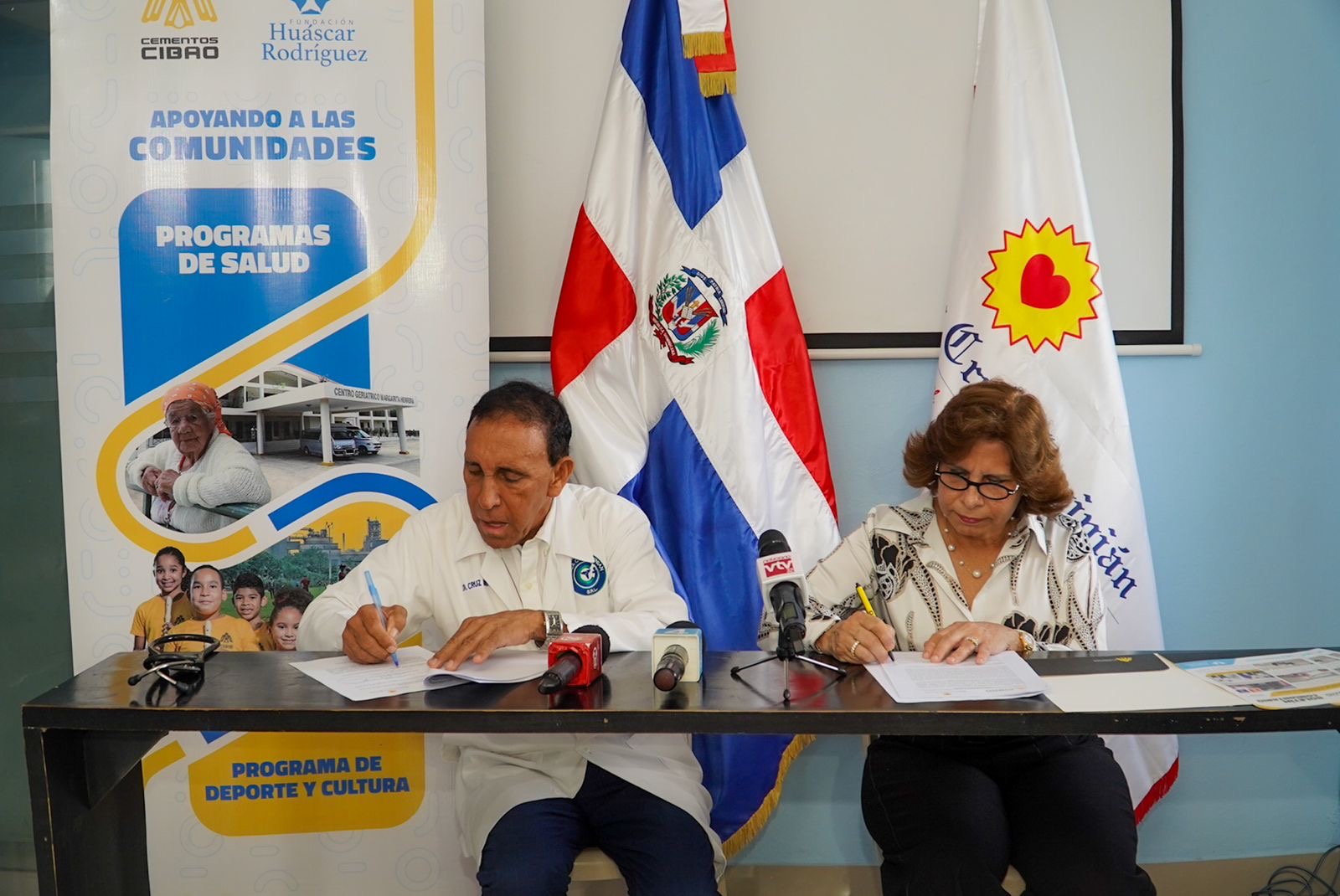 Las Fundaciones Huáscar Rodríguez Herrera y Cruz Jiminián se unen para Beneficiar a Diversas Comunidades