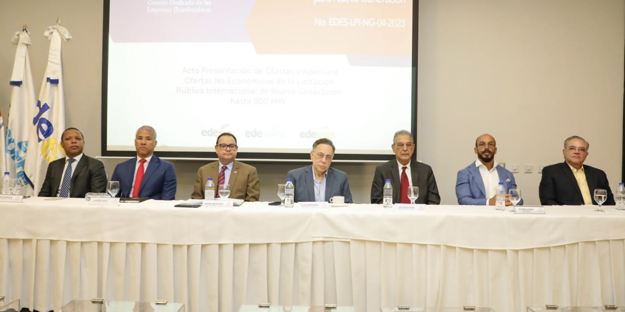 Empresas Distribuidoras de Electricidad reciben ofertas para la compra de 800 MW
