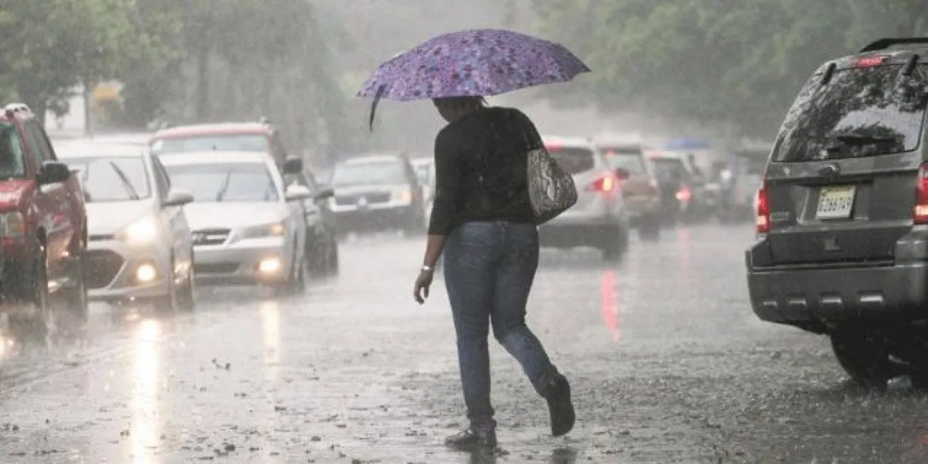 Esta tarde, prevén aumento de nubosidad y lluvias por influencia de vaguada en la troposfera y viento del noreste