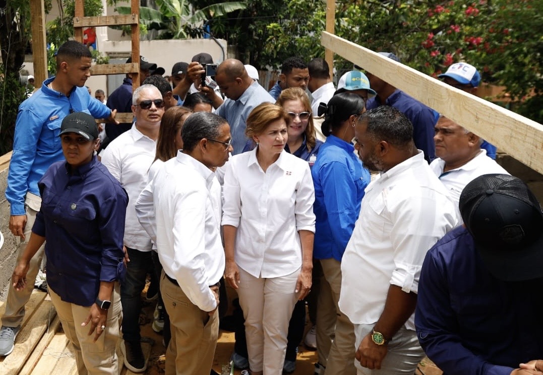 Vicepresidenta Peña activa plan de emergencia para reconstruir viviendas perjudicadas por inundaciones en SFM