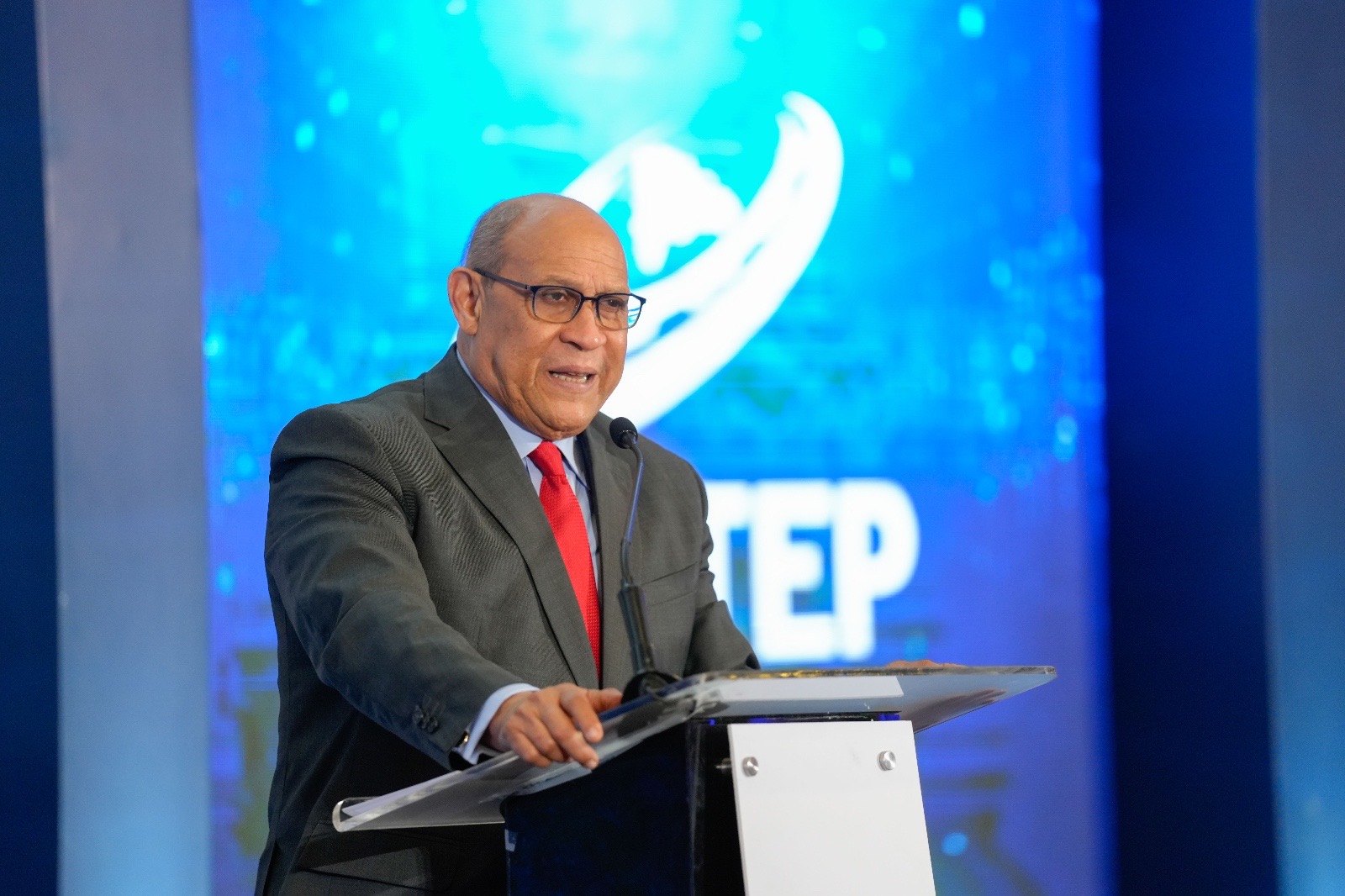Rafael Santos Badía afirma evaluación de competencias eleva calidad de los técnicos egresados del INFOTEP