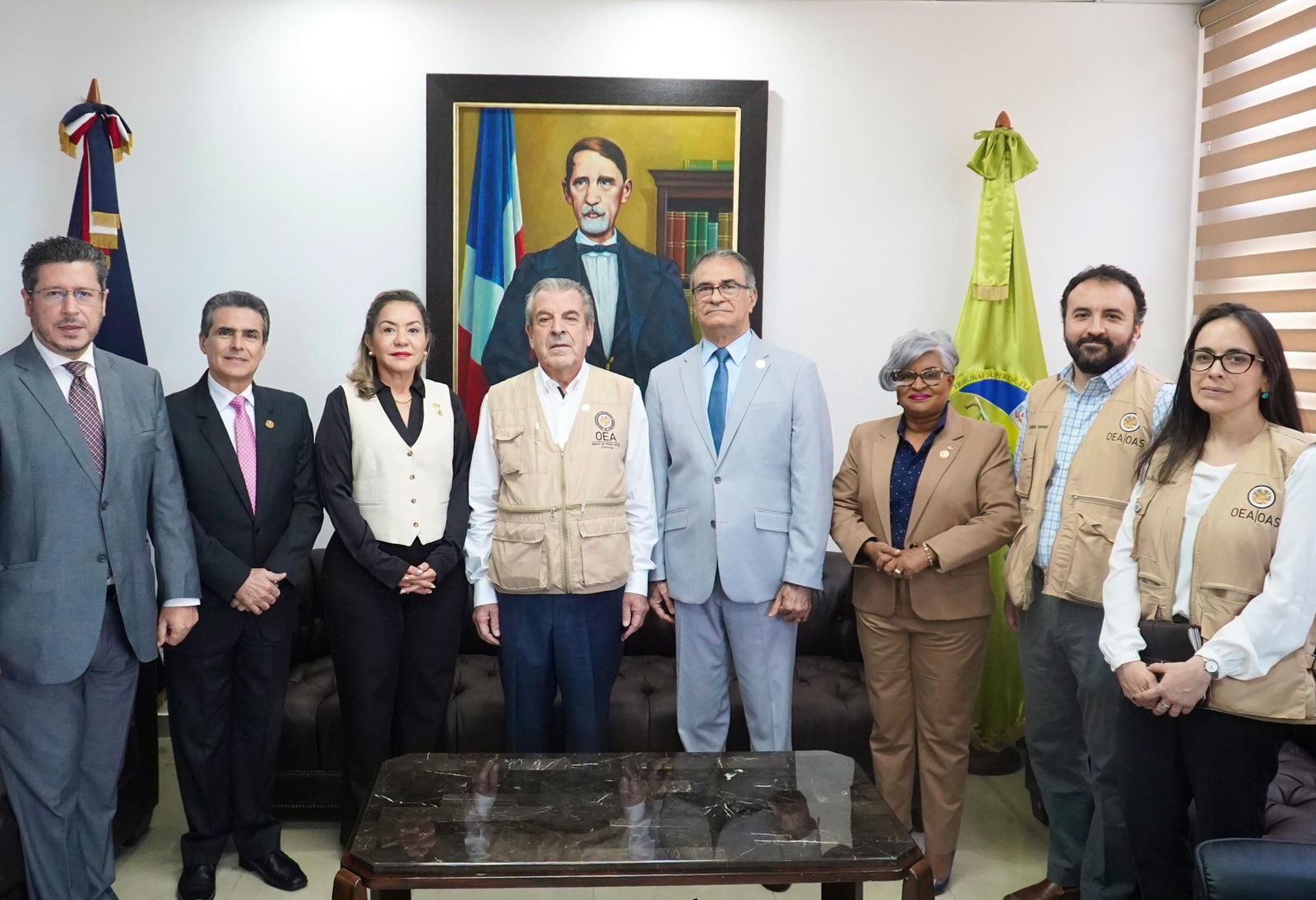 Pleno TSE recibe jefe de misión observación electoral de OEA para elecciones presidenciales y congresuales del domingo