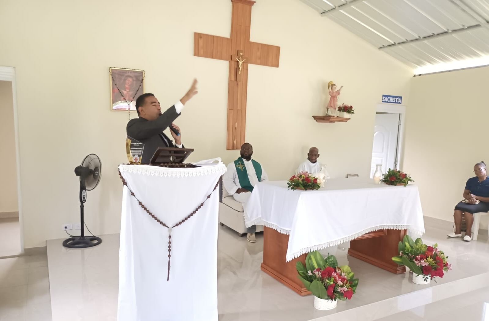Entregan reconstrucción capilla Divino Niño Jesús y Santísimo en Sabana de la Maya en Yamasa