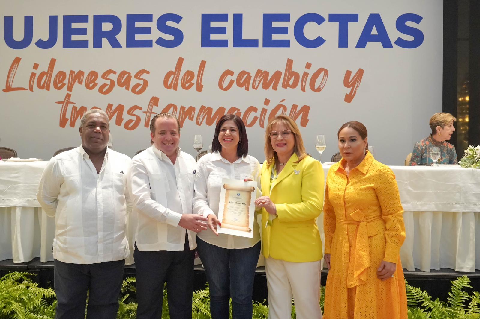 Comando de Campaña de Mujeres del PRM reconoce a 59 féminas electas al poder legislativo