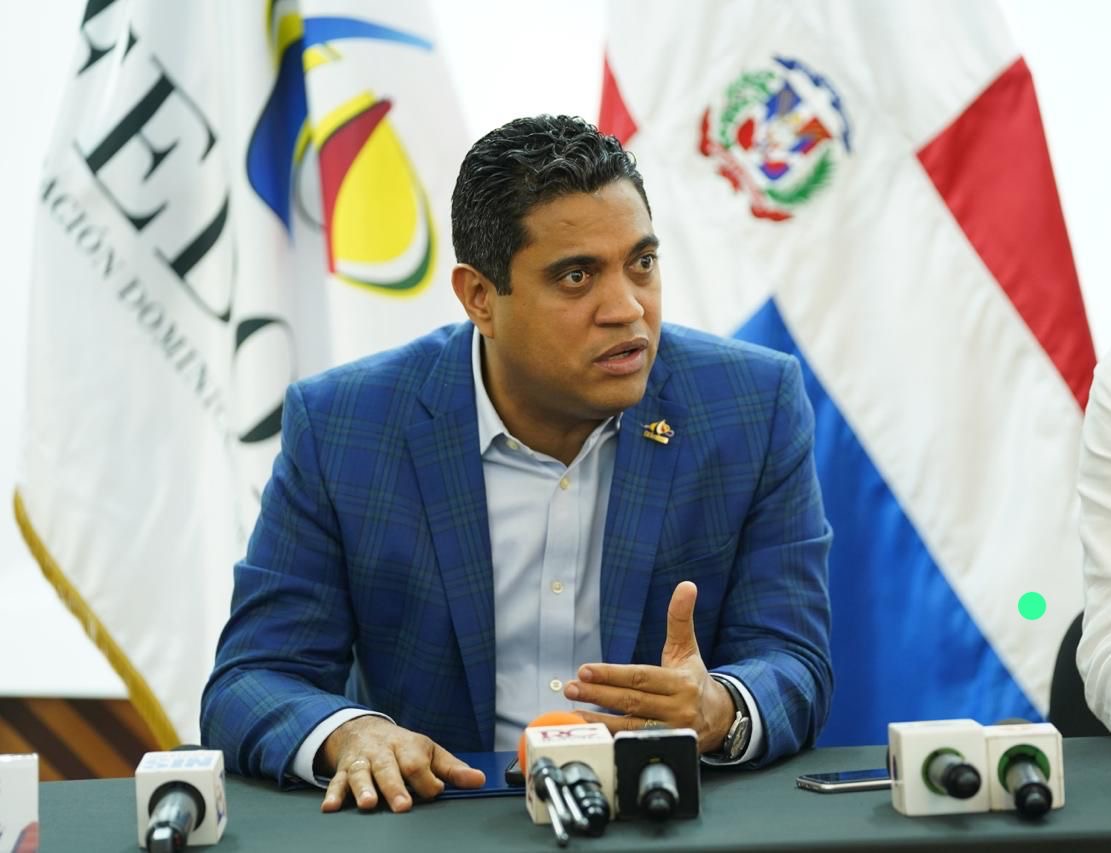 Presidente Fedomu llama a detener aumentos salariales «alegres» de autoridades municipales