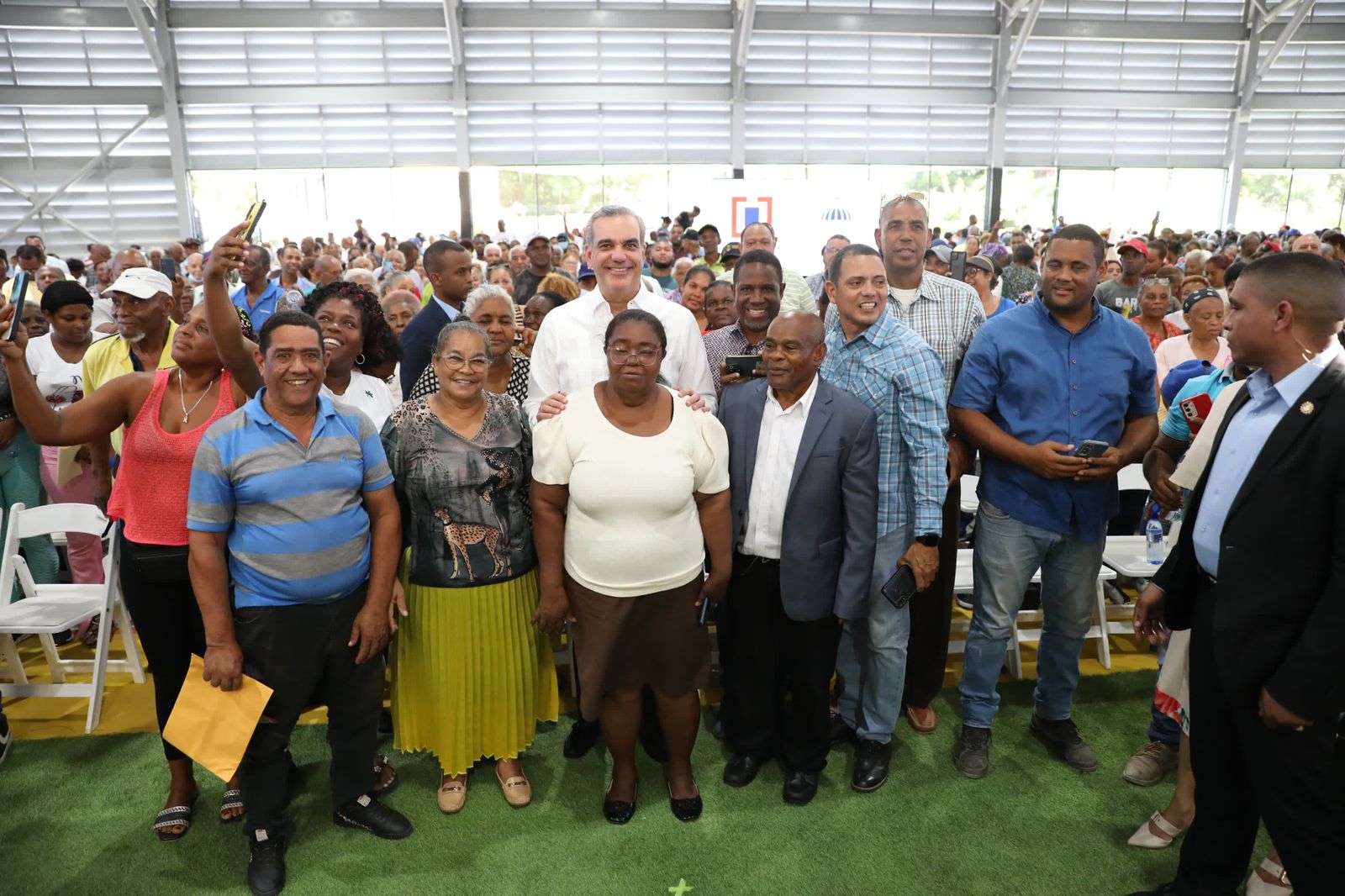 Presidente Abinader encabeza lanzamiento proyecto de titulación en Domingo Savio