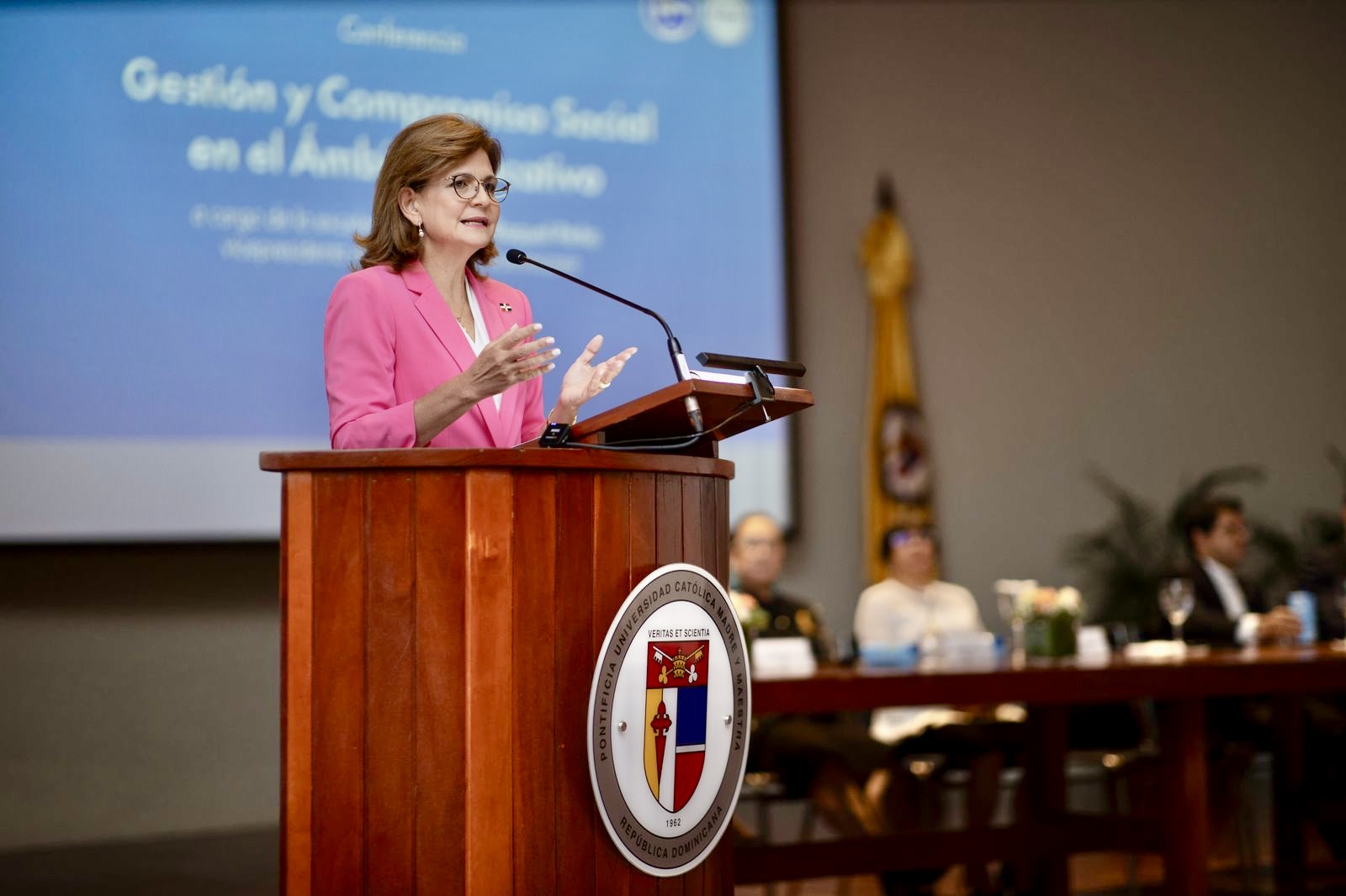 Vicepresidenta enfatiza que la transformación del país comienza en las aulas y es responsabilidad de todos