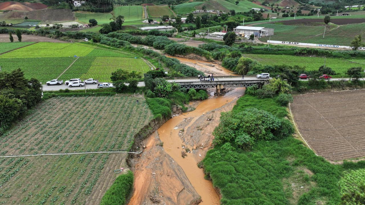 Indrhi rehabilitará sistemas de riego a afectados por recientes lluvias, en Constanza