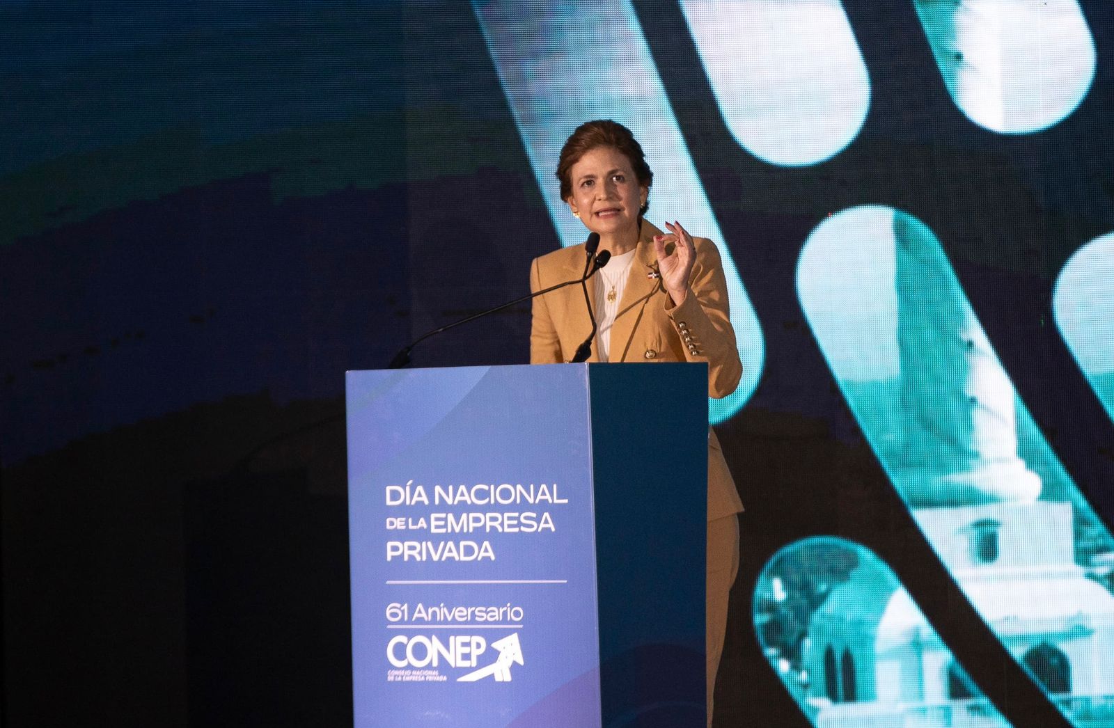 Vicepresidenta afirma reforma transformará el sistema en uno más humano y equitativo; apoyo del empresariado es fundamental
