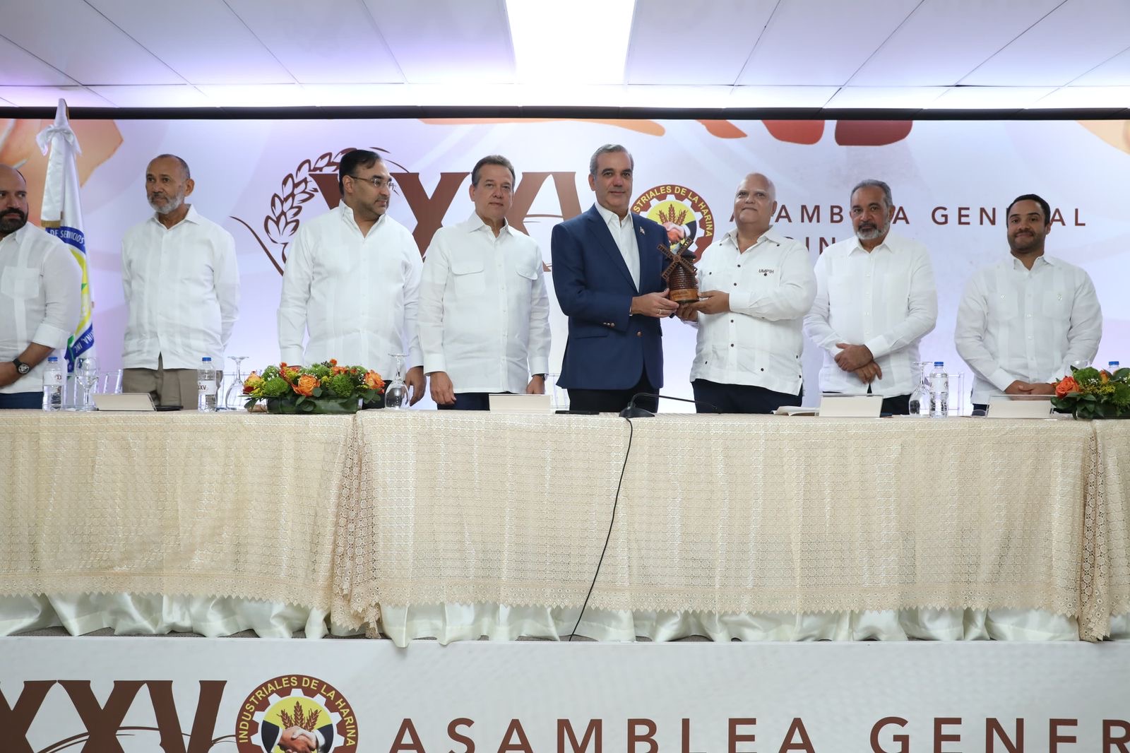 Cooproharina y Unpih reconocen al presidente Abinader por sus aportes al sector de la Harina