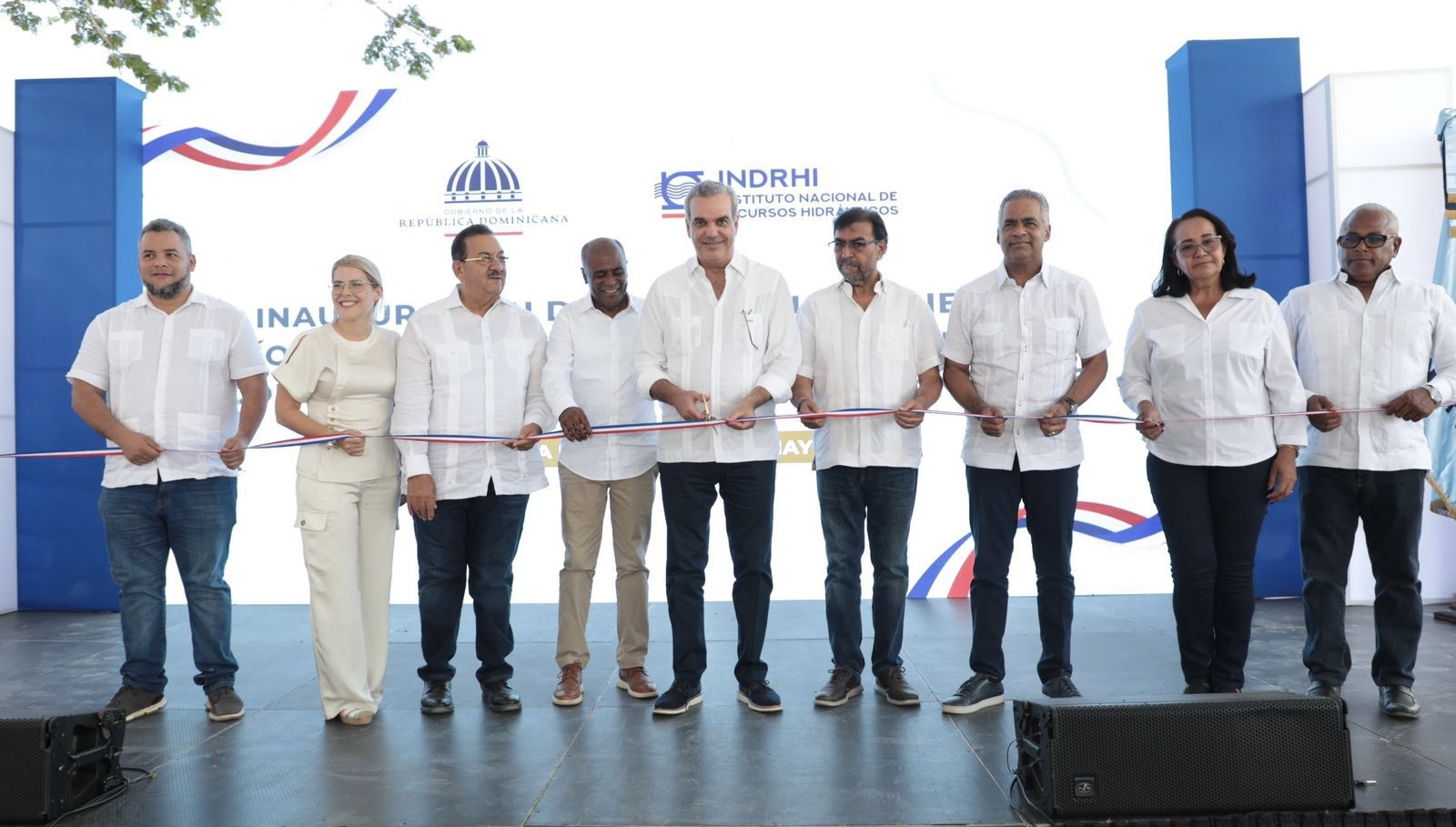 Presidente Abinader inaugura rehabilitadas obras hidráulicas, un comedor económico que servirá hasta 4 mil raciones de comidas diarias y el play Paso Cibao en Hato Mayor