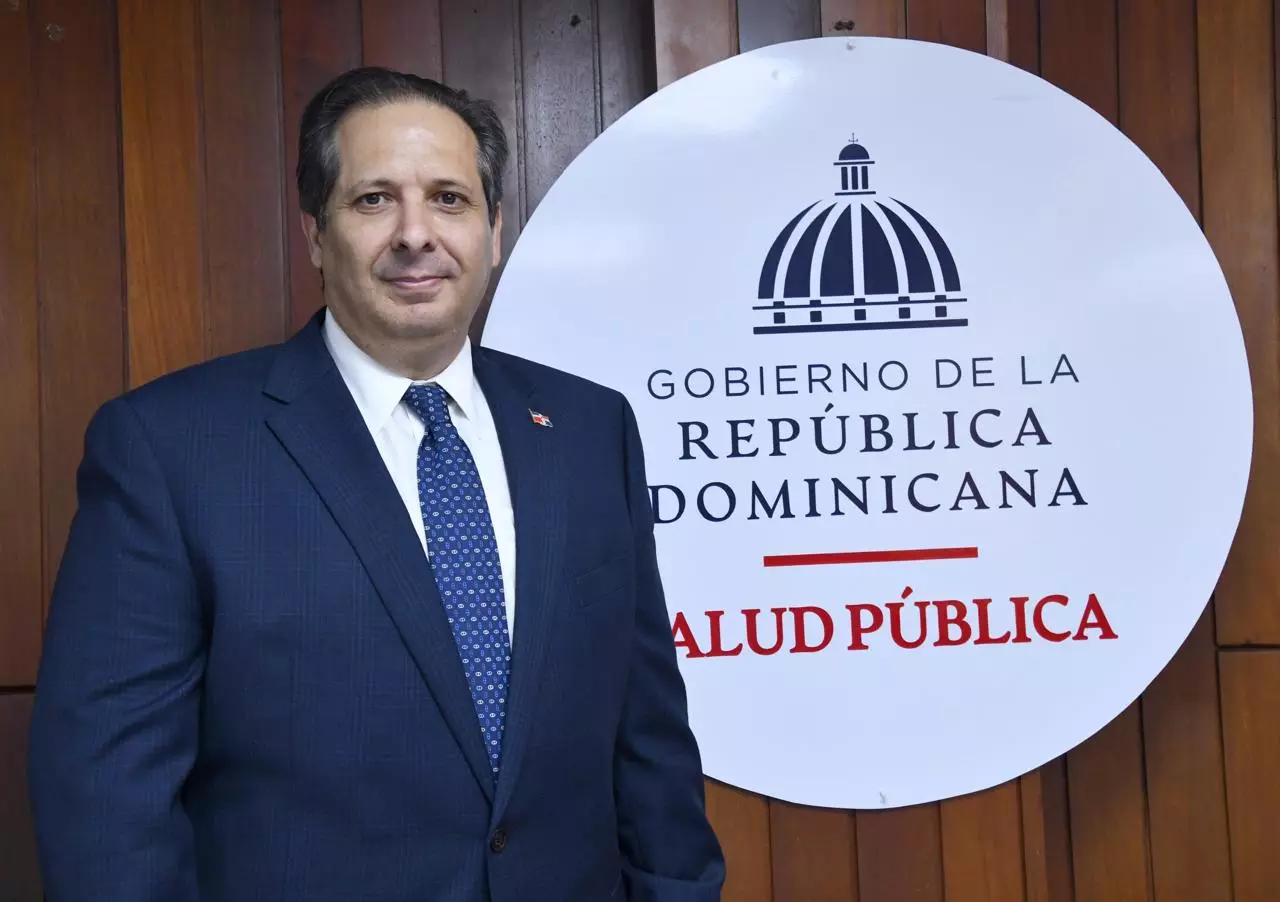 Ministro de Salud reafirma compromiso con los valores de las familias