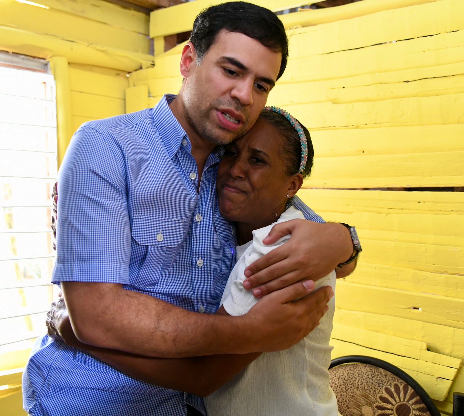 Propeep interviene decenas de viviendas que fueron dañadas por vientos e inundaciones en Hermanas Mirabal