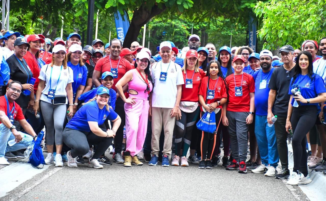 Primer Maratón 5K del Senado lo conquistan los colaboradores Luis de los Santos y Edilania Pichardo