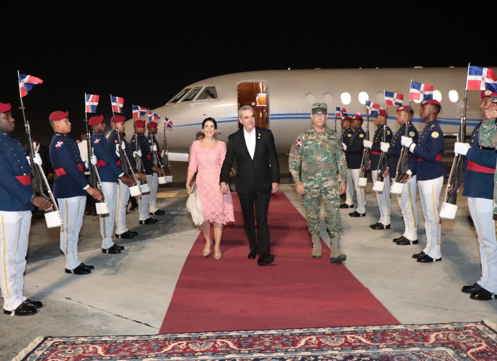 Presidente Abinader regresa de Panamá tras asistir a toma de posesión de José Raúl Mulino Quintero