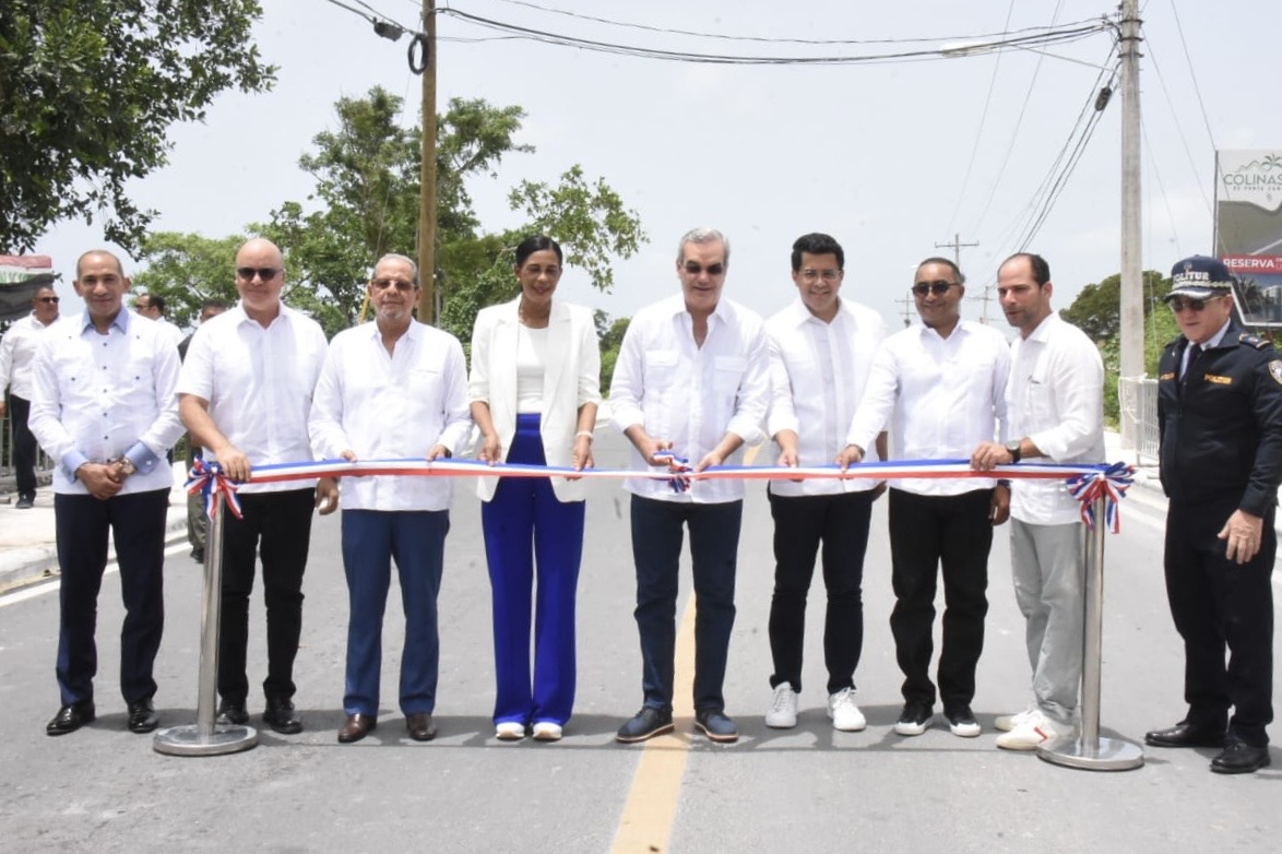 Gabinete de turismo entrega vía Domingo Maíz en Punta Cana