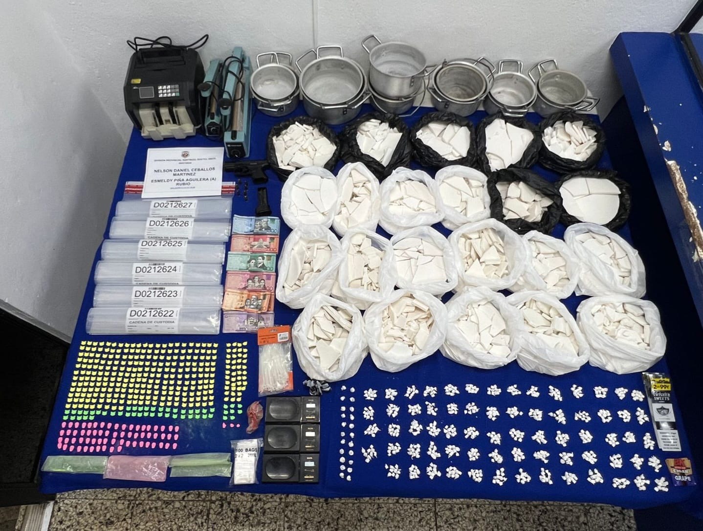 Microtráfico recibe duro golpe en santiago; en operación simultánea desarticulan red y ocupan más de 46 mil gramos