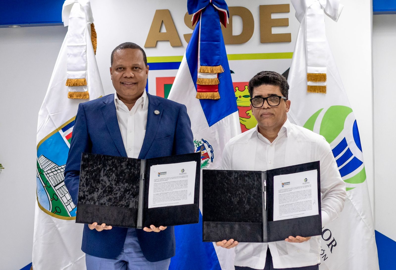 Alcaldía de SDE y Pro Consumidor Firman convenio para proteger derechos de los consumidores