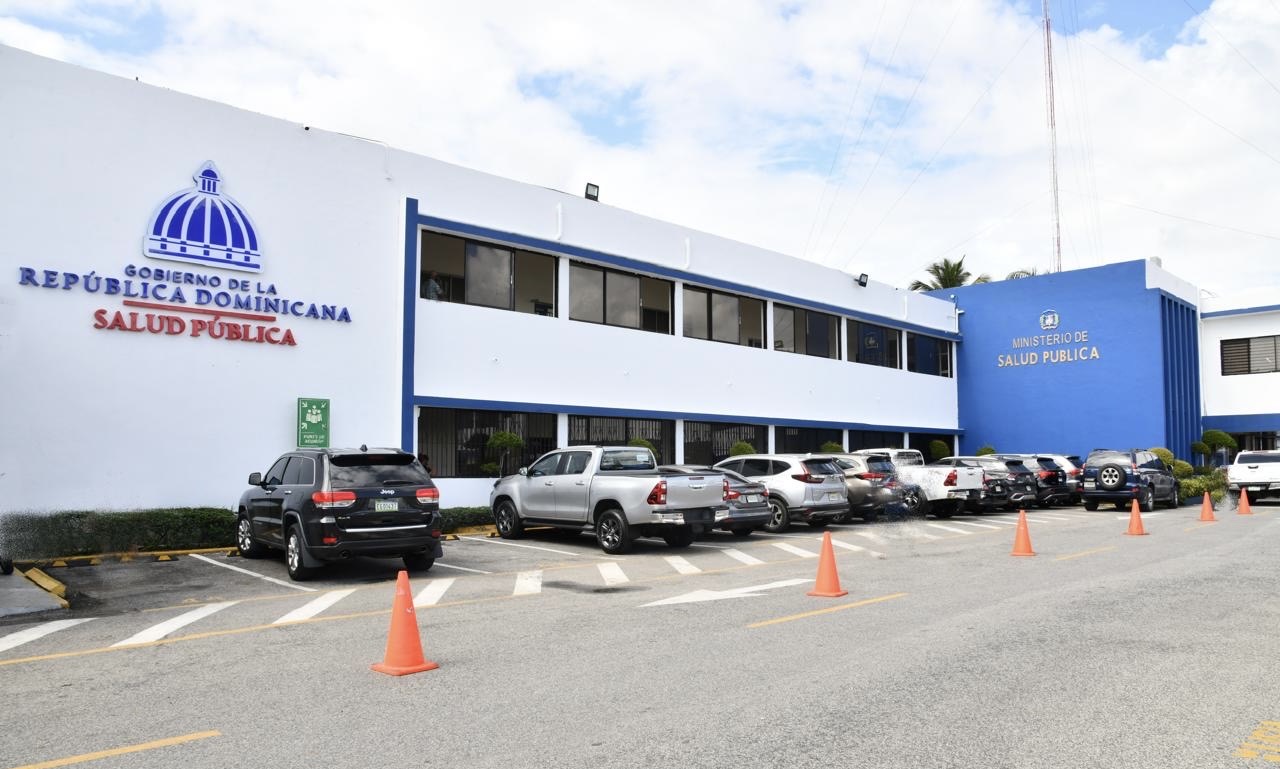 Ministerio de Salud notifica casos de Covid-19 continúan disminuyendo