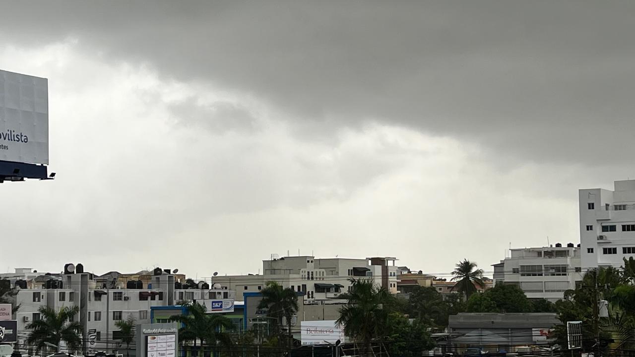 Aguaceros con tormentas eléctricas desde las horas matutinas; Se mantienen los niveles de alertas meteorológicas