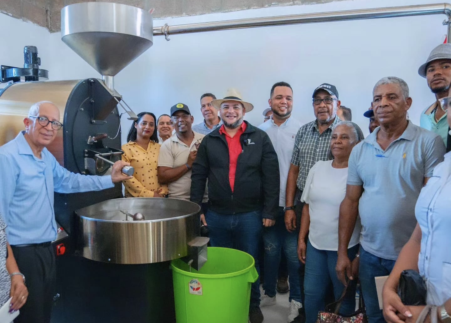 Feda apoya agroindustrialización de cafe de Pedernales