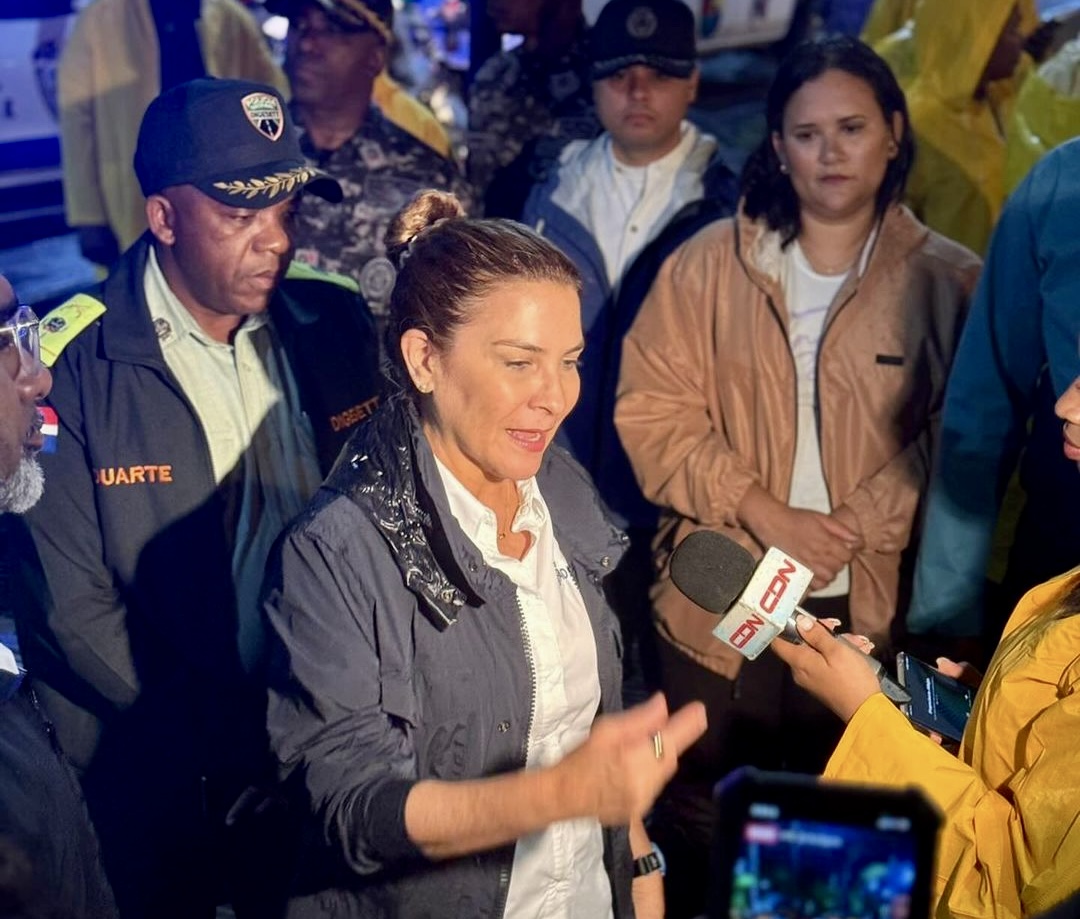 Alcaldesa del DN, Carolina Mejía, coordina acciones para recuperar la normalidad en el Malecón