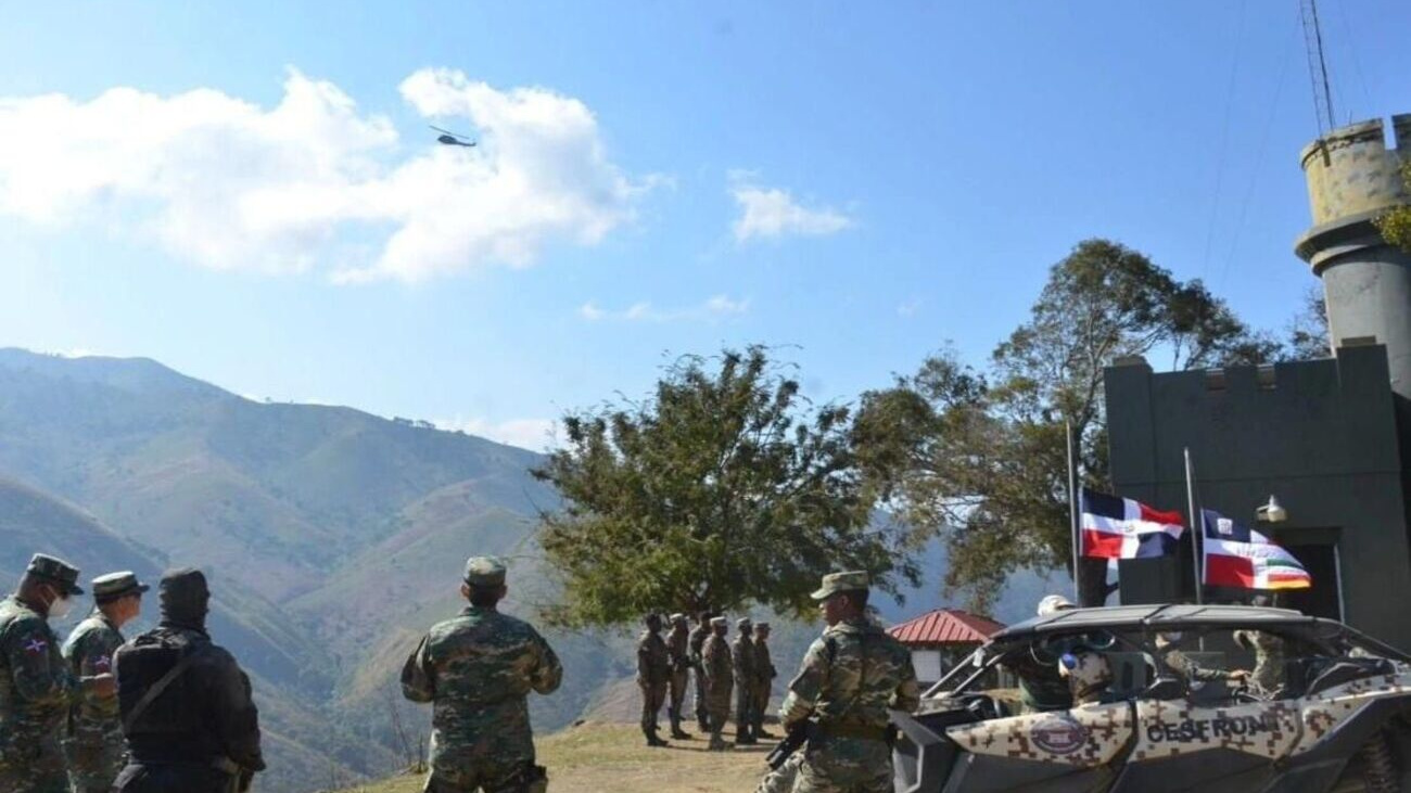 Ministro de Defensa recorre de norte a sur frontera domínico-haitiana