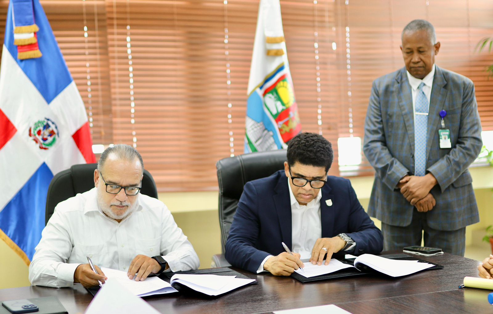 Alcaldía de Santo Domingo Este y SIUBEN firman acuerdo para identificación y atención de la vulnerabilidad social