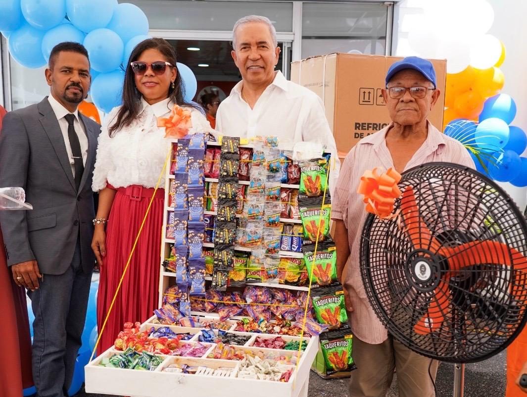 Fundación Oviedo reúne cientos de padres para conmemorar su día