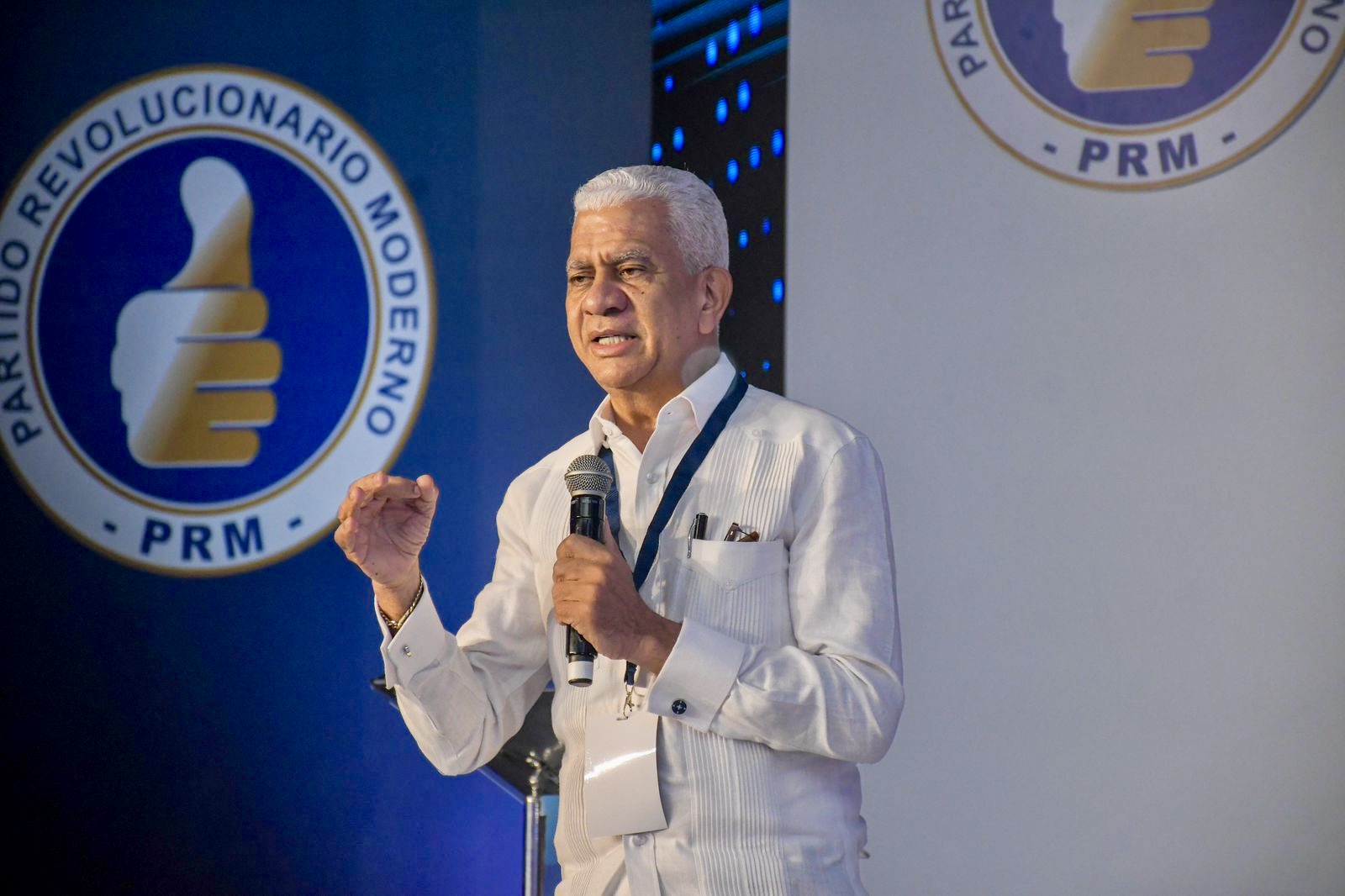 Ricardo de los Santos afirma desafío Poder Legislativo es administrar con humildad amplio respaldo popular