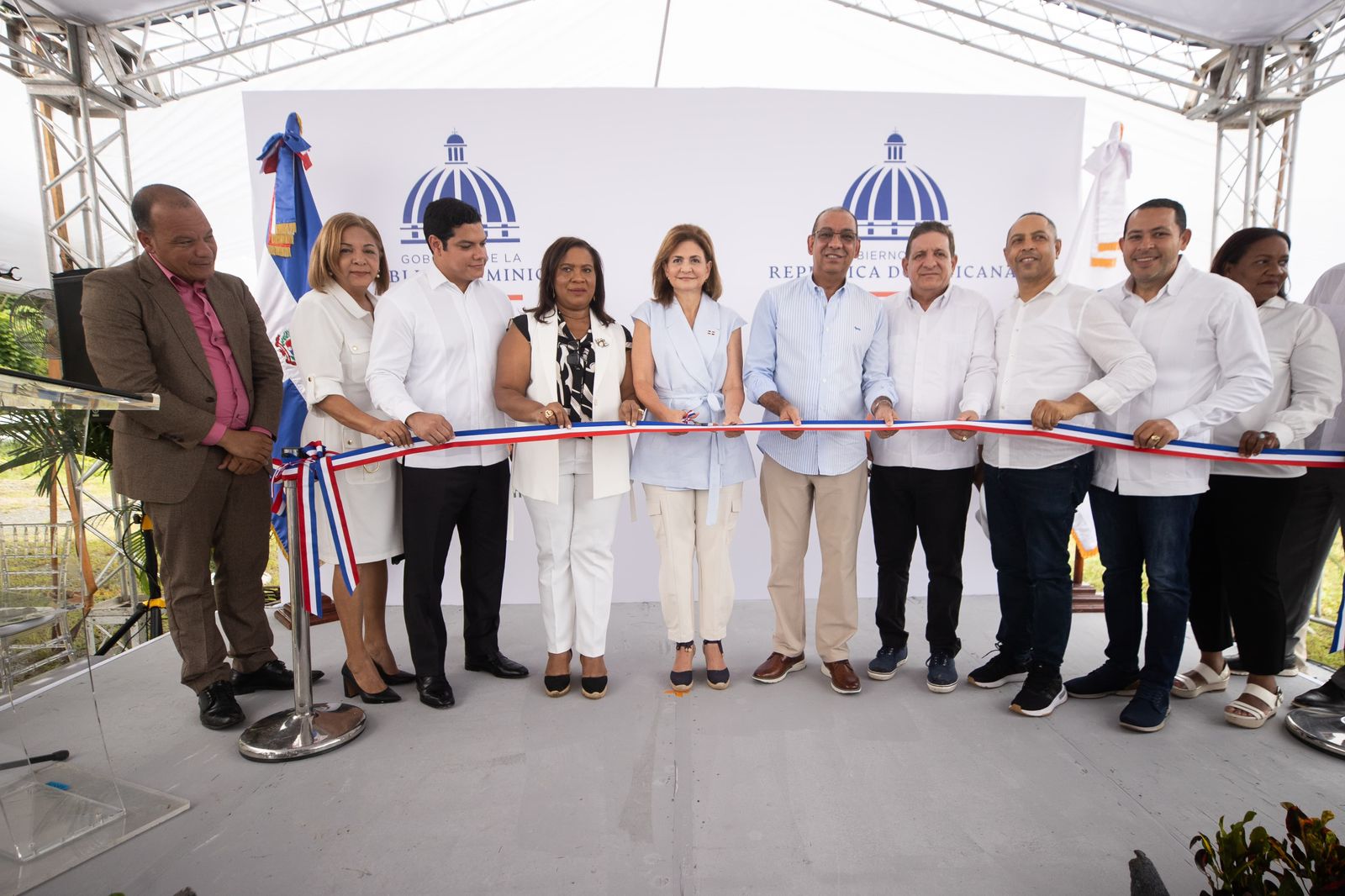 Raquel Peña inaugura obras en Monseñor Nouel y Espaillat para mejorar vías y servicio eléctrico